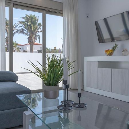 Apartment Family 1 Beachfront Corralejo By Holidays Home Exteriör bild